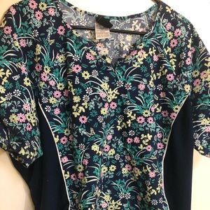 Cherokee scrub top